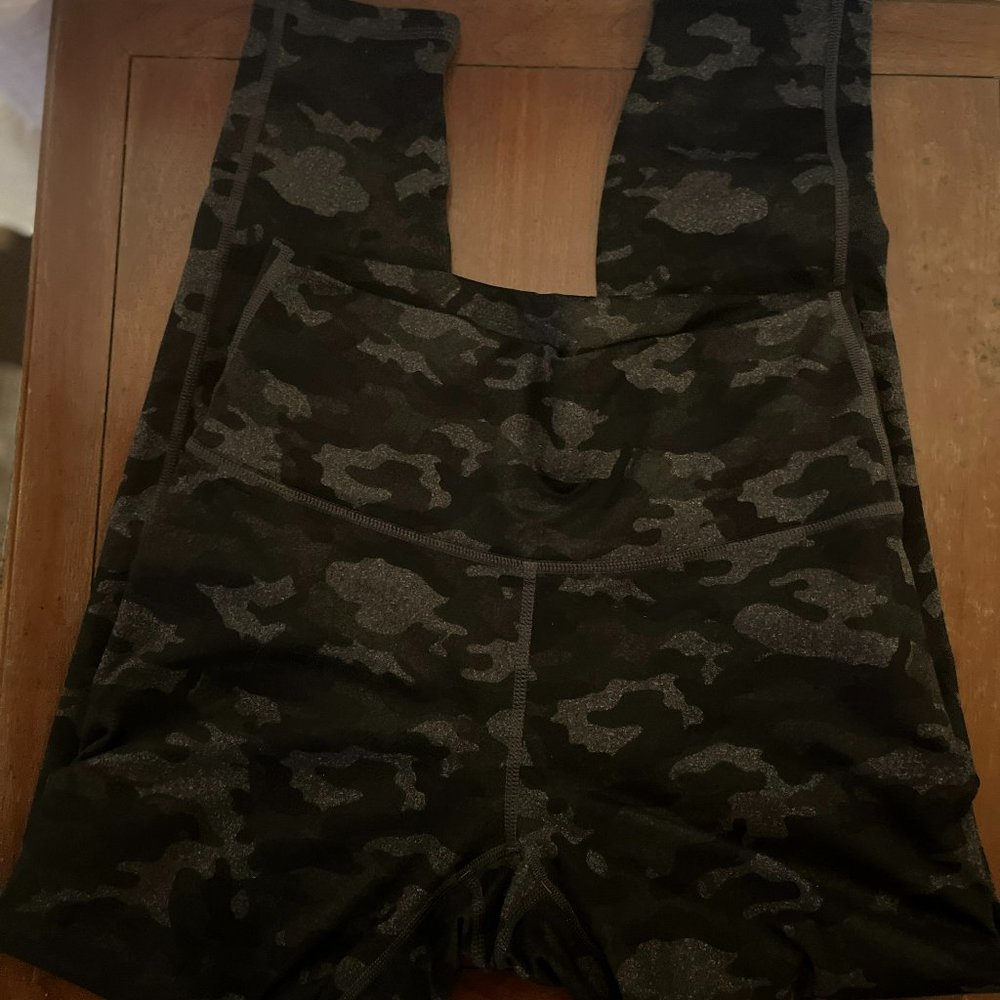 Powerhold By Fabletics black camo leggings size small